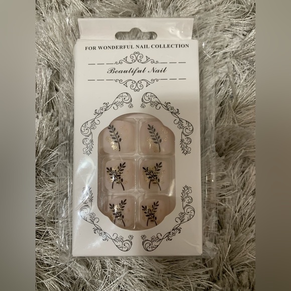 Toenail Short Square Fake Toe Nails. - Picture 2 of 3